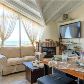 3 bedroom seaside villa with pool, Acharavi, sleeps 6